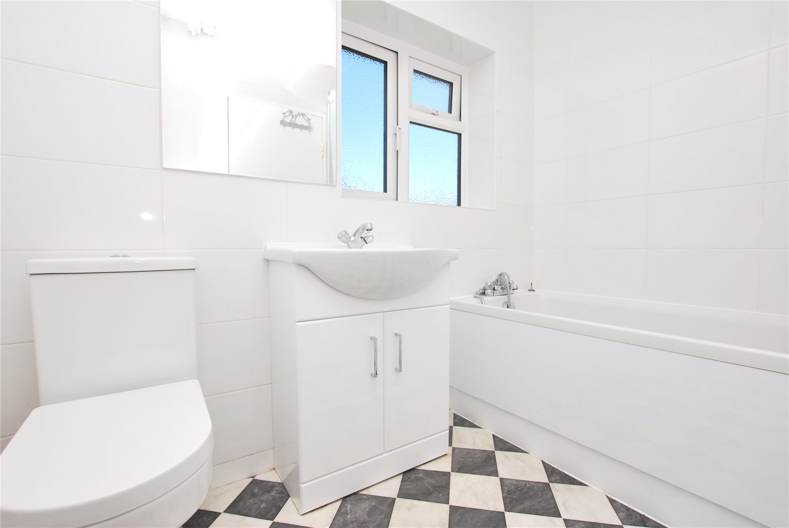 Almond Close, Guildford, Surrey, GU1, photo 7