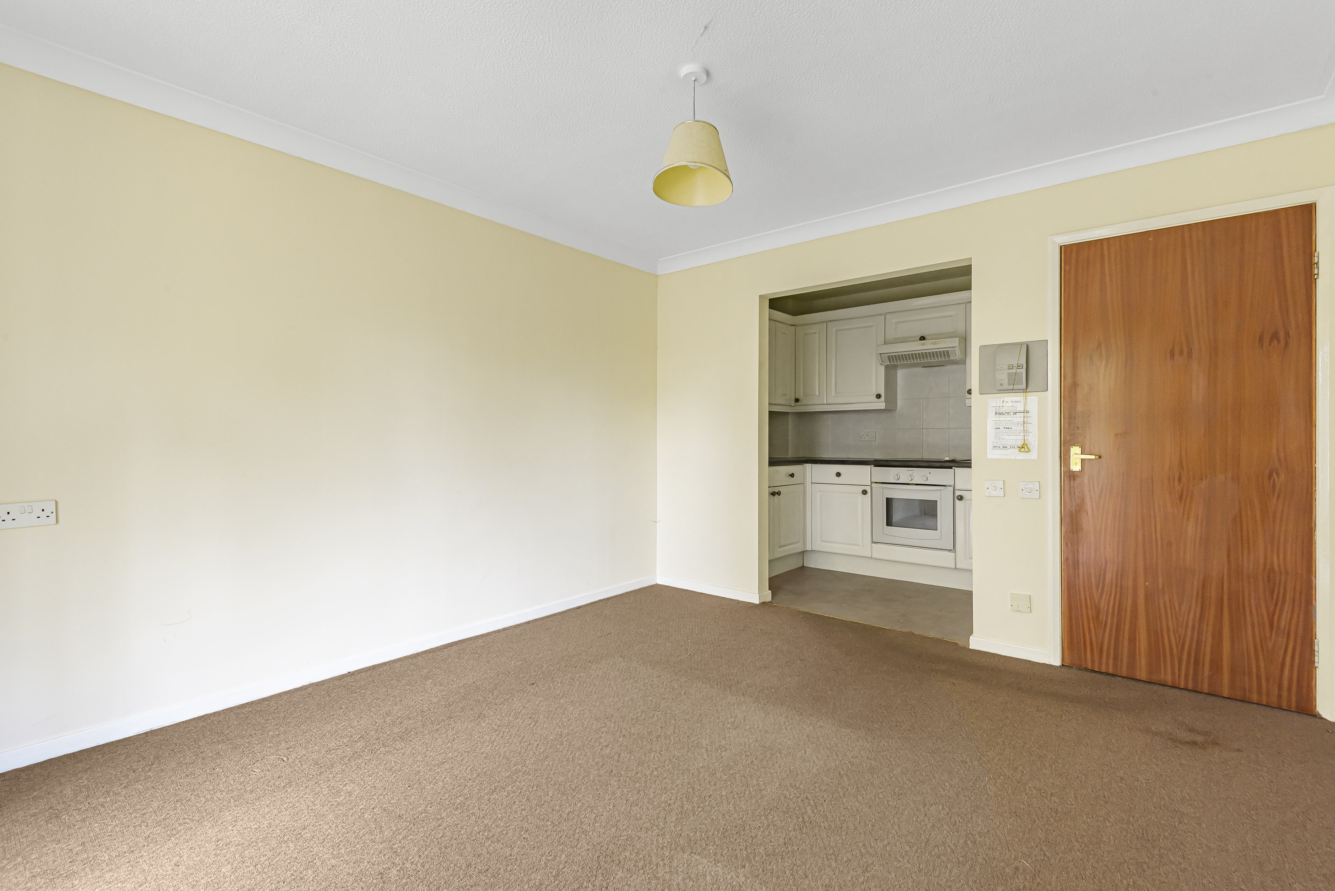 Worplesdon Road, Guildford, Surrey, GU2, photo 2