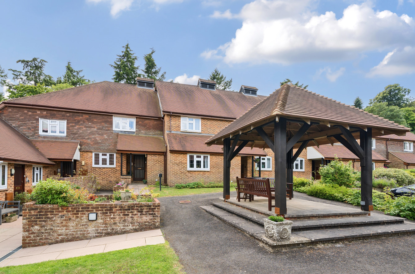 The Piccards, Chestnut Avenue, Guildford, Surrey, GU2, photo 14