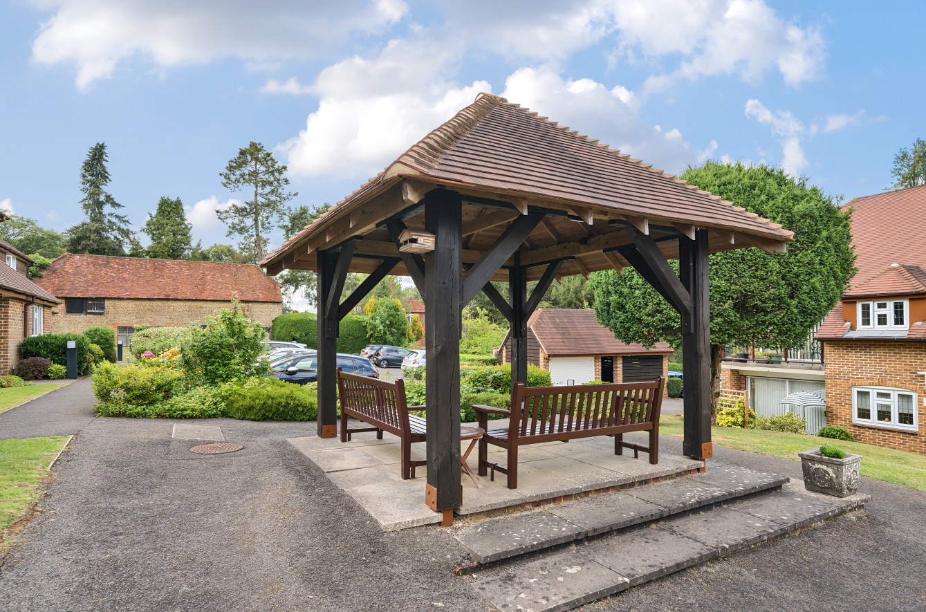 The Piccards, Chestnut Avenue, Guildford, Surrey, GU2, photo 13