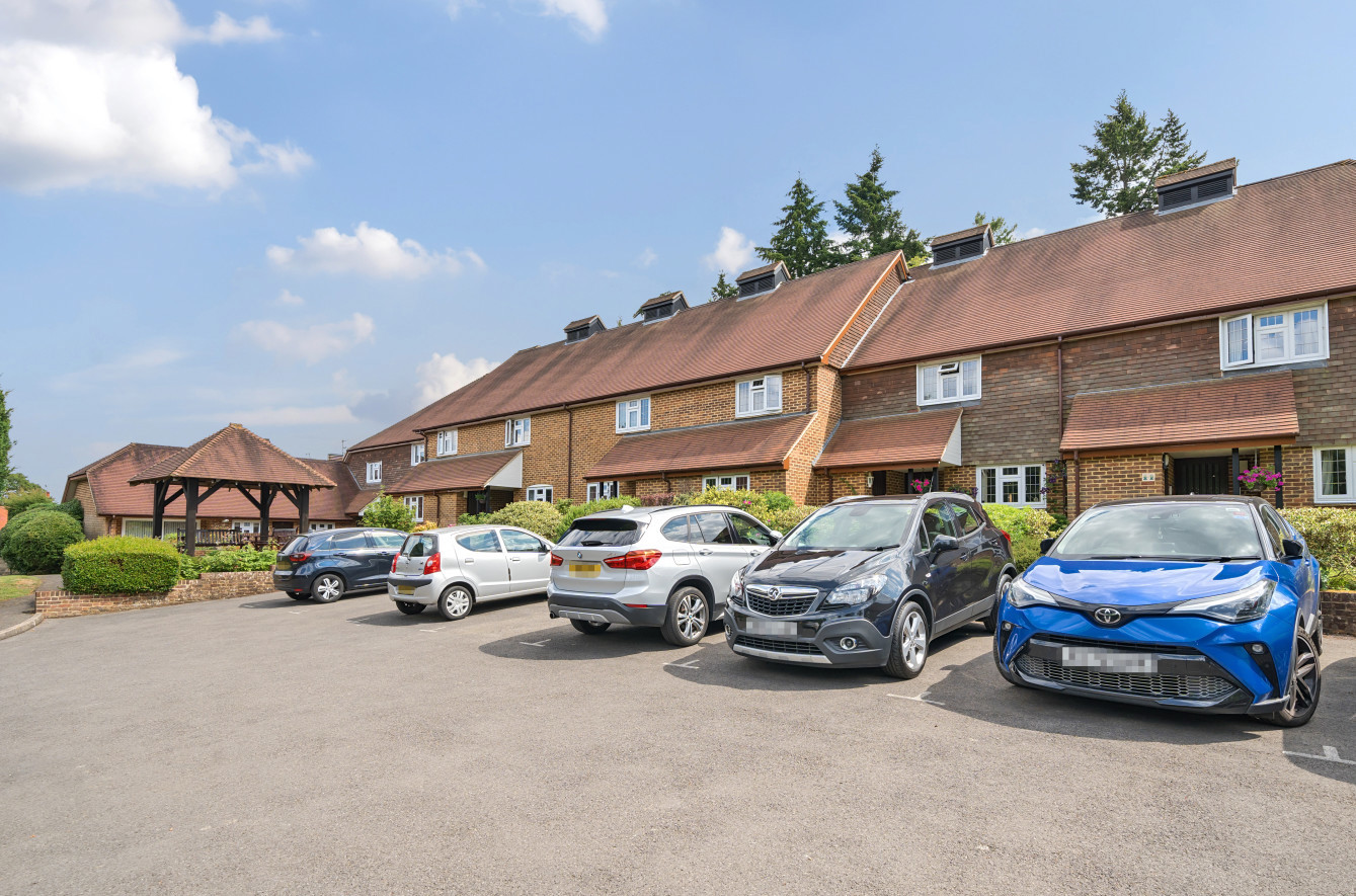 The Piccards, Chestnut Avenue, Guildford, Surrey, GU2, photo 10