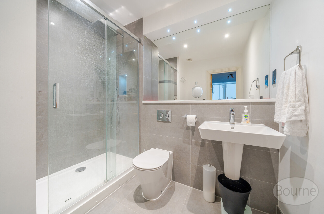 Wharf Road, Guildford, Surrey, GU1, photo 11