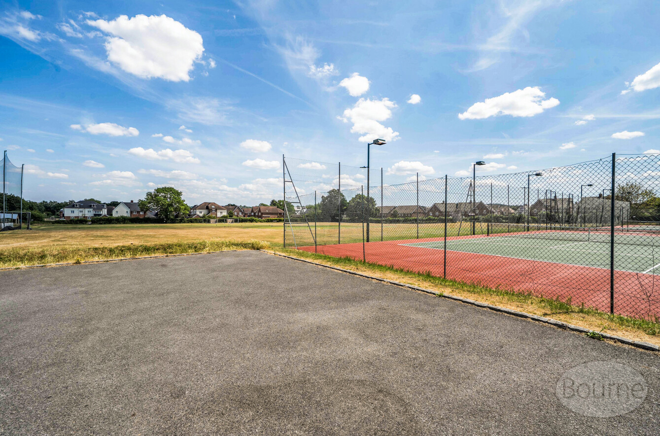 The Green, Badshot Lea, Farnham, Surrey, GU9, photo 4