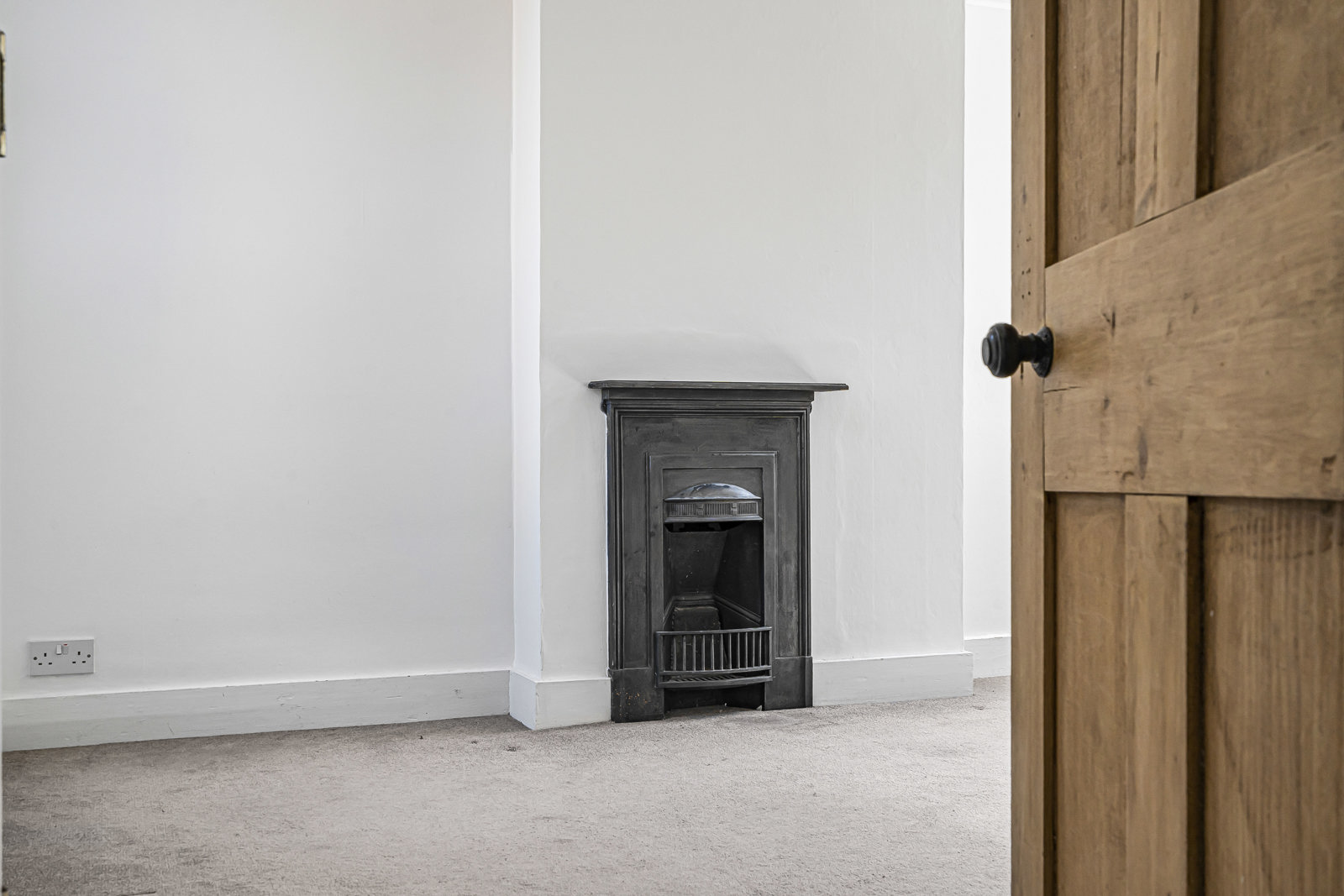 Wodeland Avenue, Guildford, Surrey, GU2, photo 8