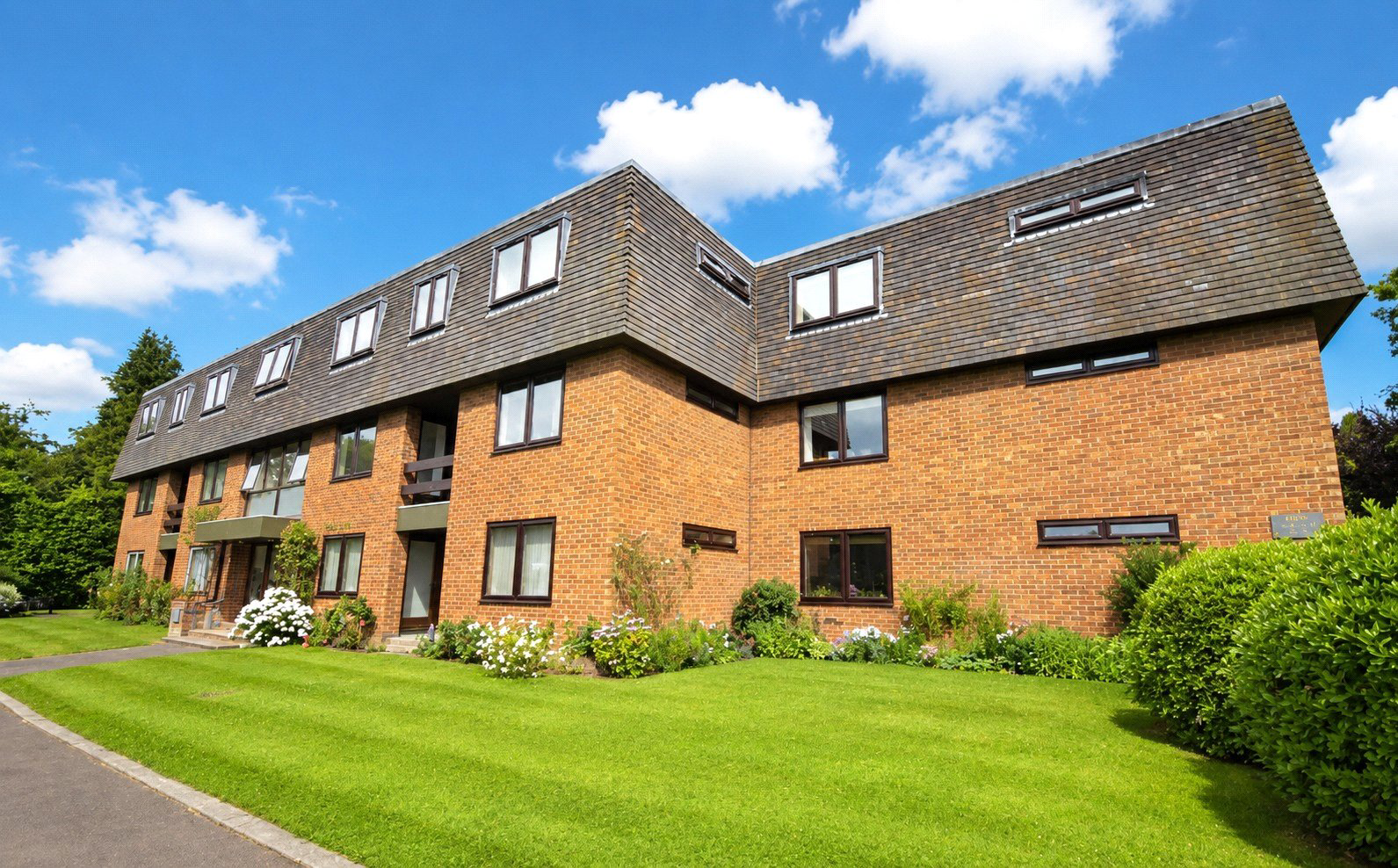 The Lindens, Great Austins, Farnham, Surrey, GU9