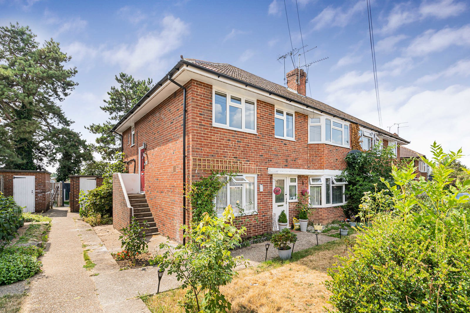 Talbot Road, Farnham, Surrey, GU9