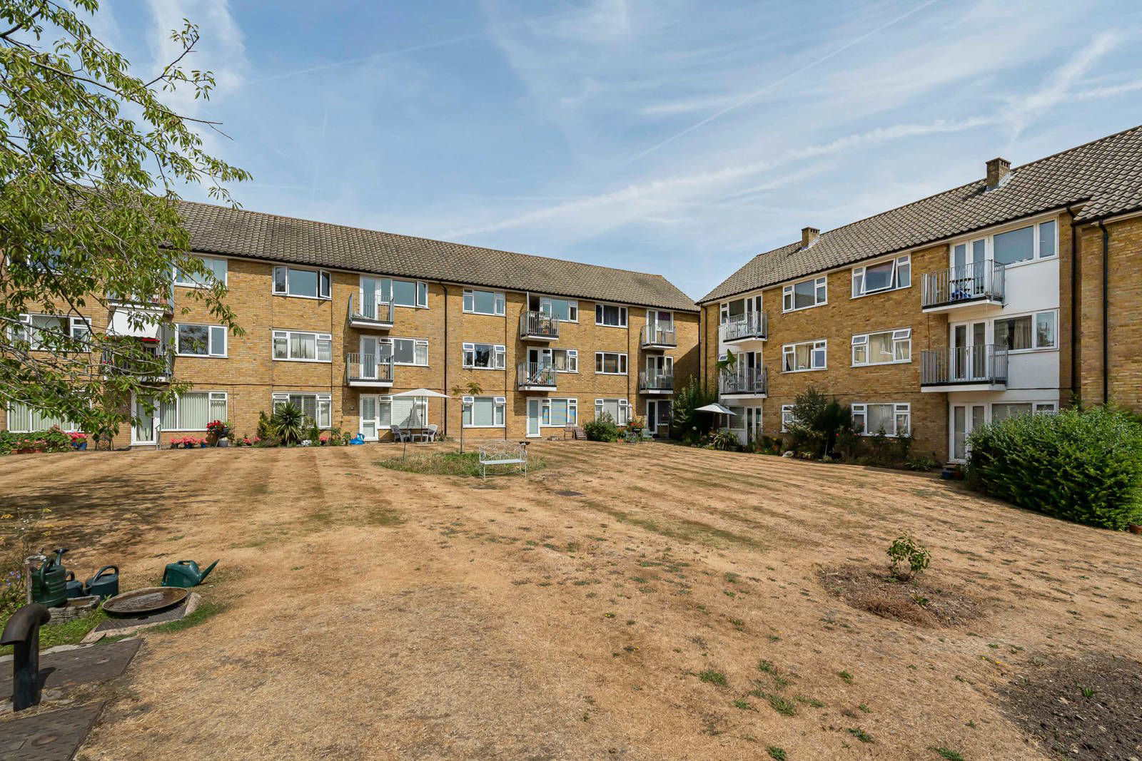 Sumner Road, Farnham, Surrey, GU9