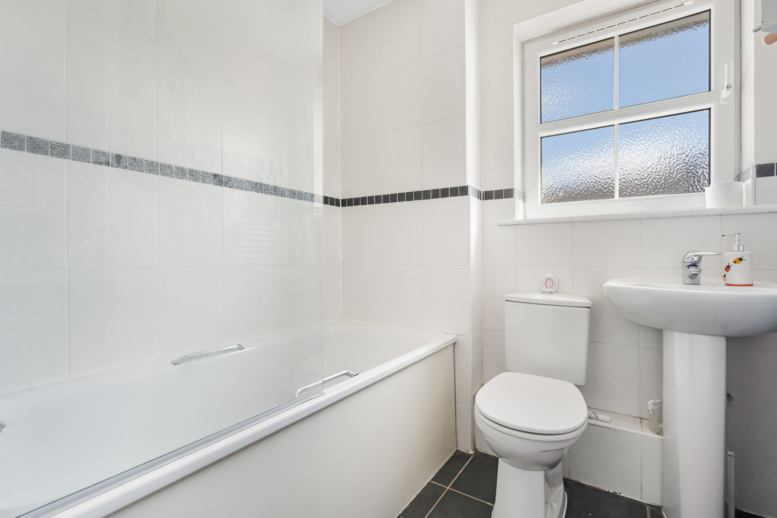 Ellerton Way, Wrecclesham, Farnham, Surrey, GU10, photo 9