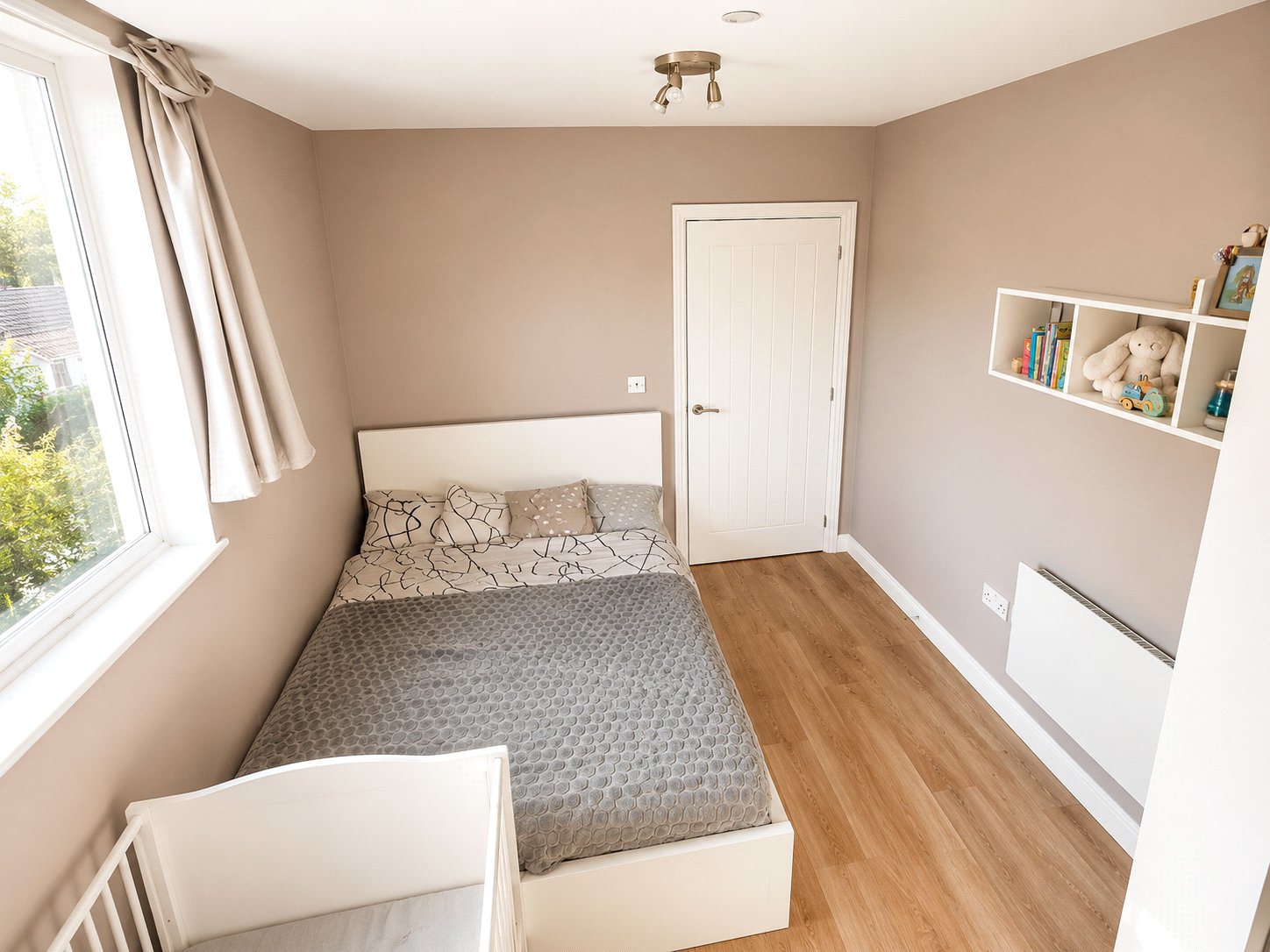 Golden House, 31 Power Close, Guildford, Surrey, GU1, photo 6