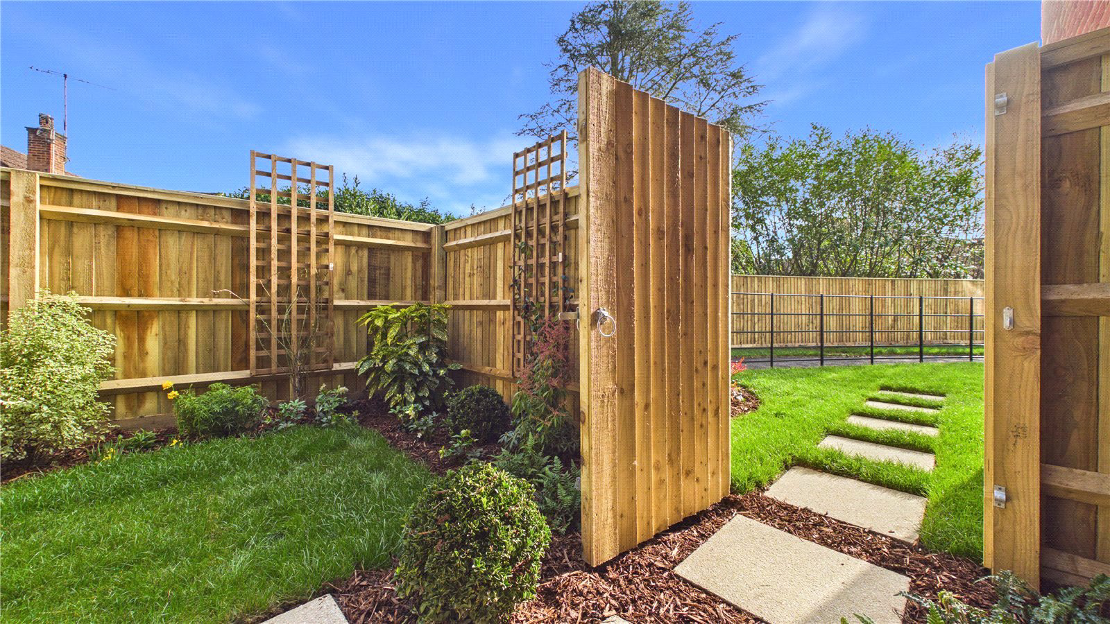 Shores Road, Horsell, Woking, Surrey, GU21, photo 17