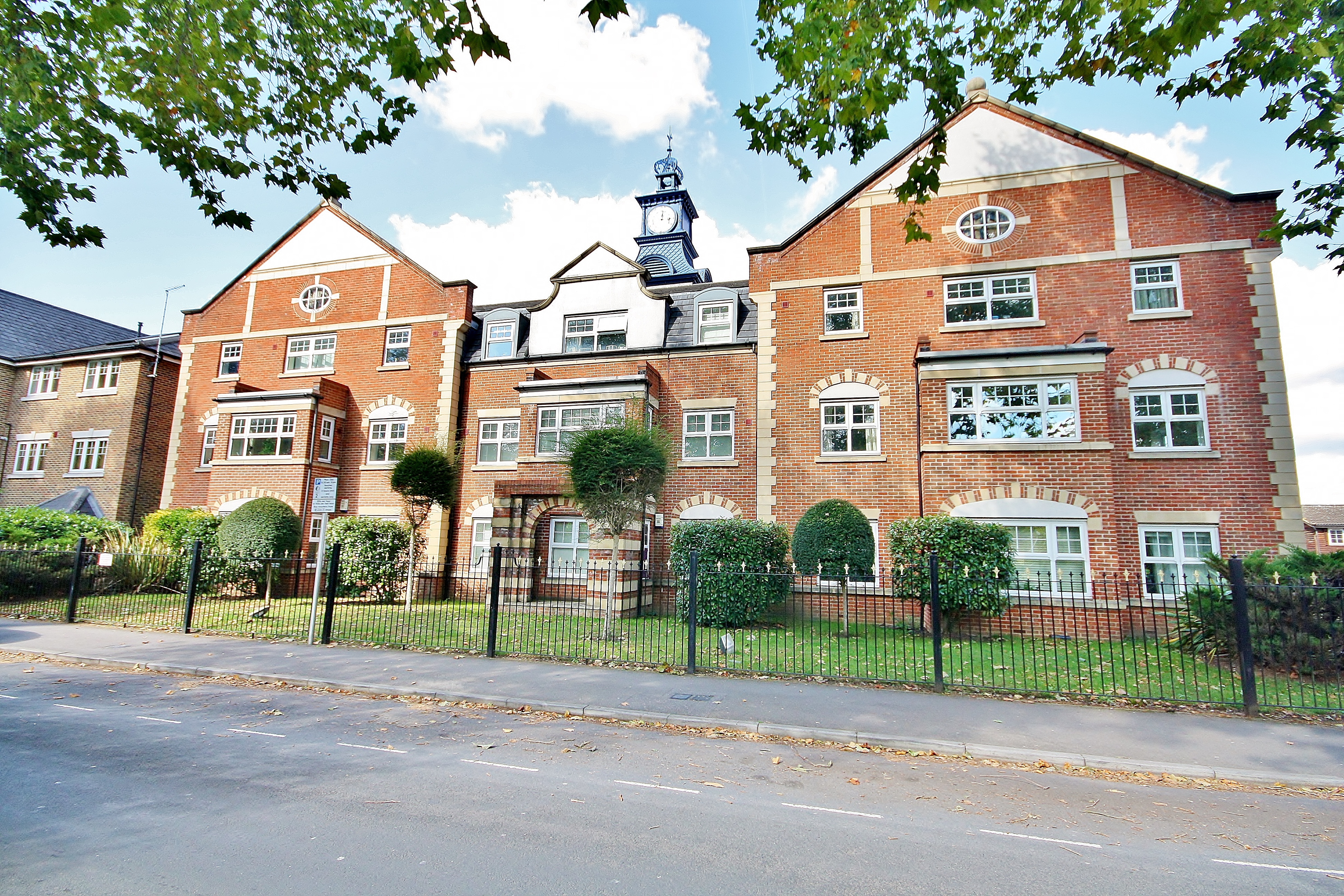 Kings Road, Woking, Surrey, GU21