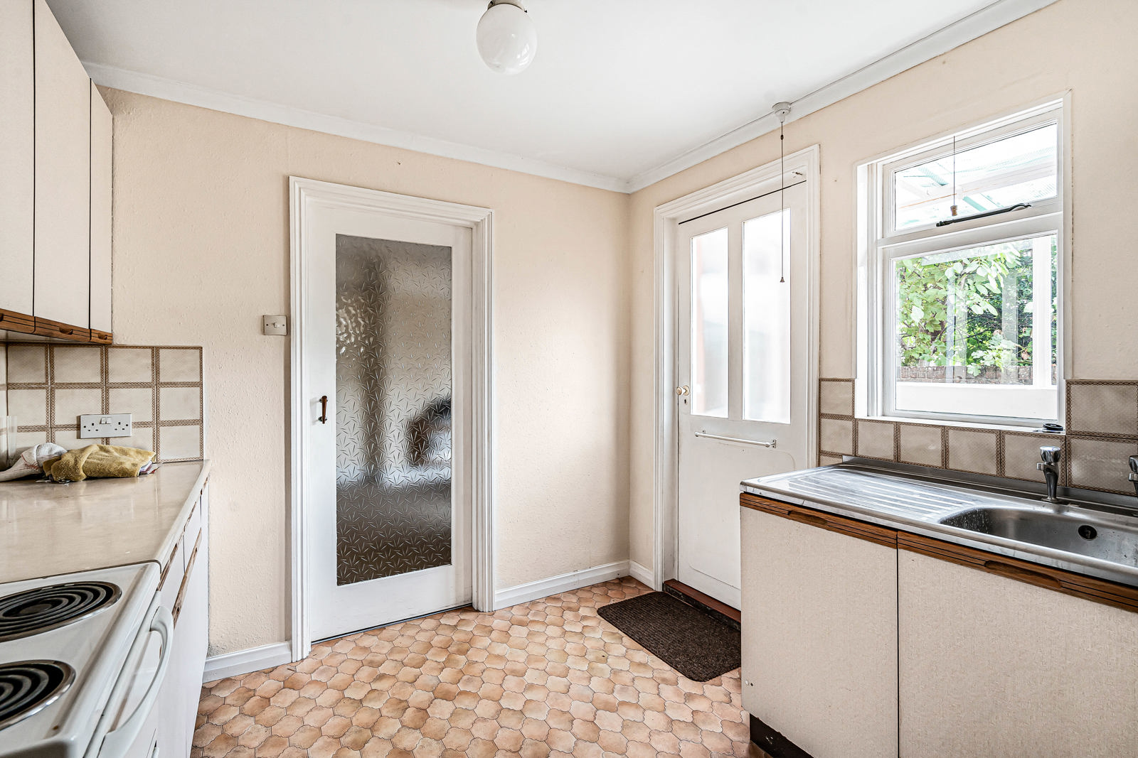 Sumner Road, Farnham, Surrey, GU9, photo 13