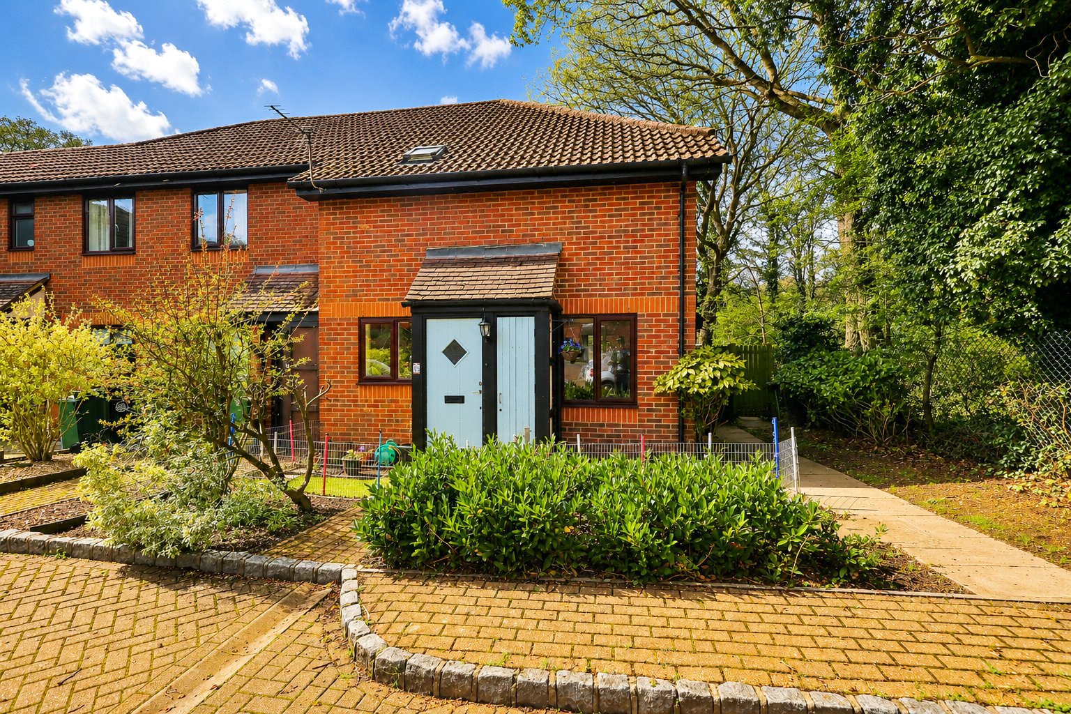 Medhurst Close, Chobham, Woking, Surrey, GU24, photo 11