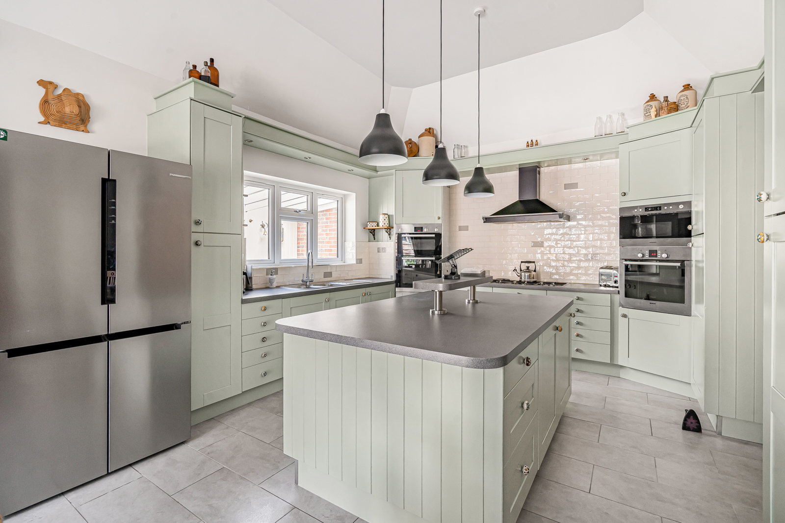 Tongham Road, Runfold, Farnham, Surrey, GU10, photo 3