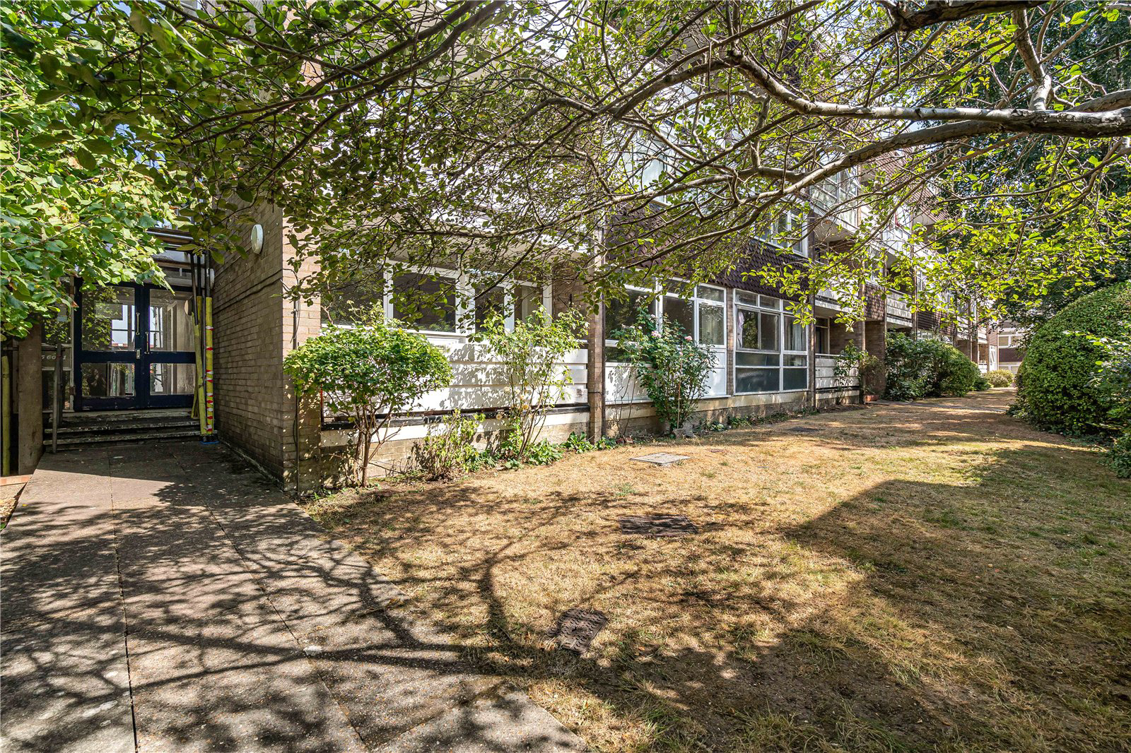 Hill View Court, Woking, Surrey, GU22, photo 12