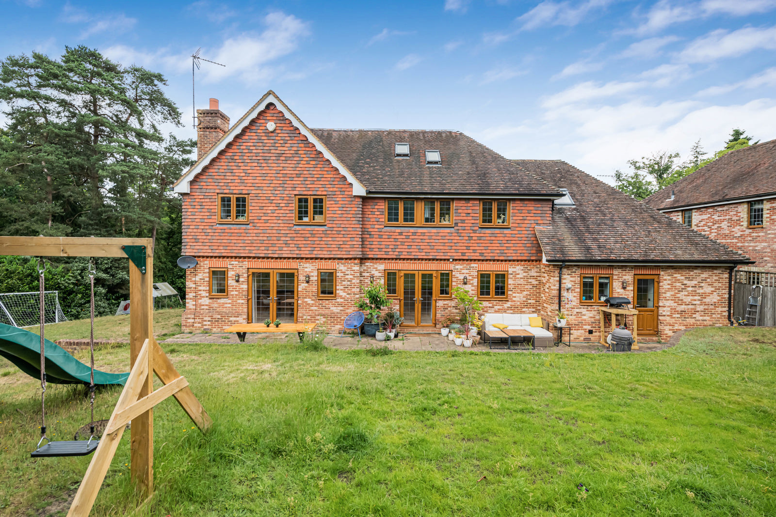 Vale Wood Drive, Lower Bourne, Farnham, Surrey, GU10, photo 22