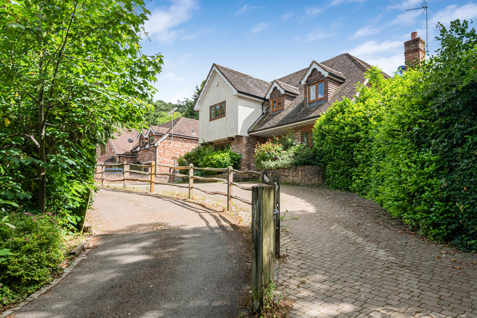 Vale Wood Drive, Lower Bourne, Farnham, Surrey, GU10, photo 24