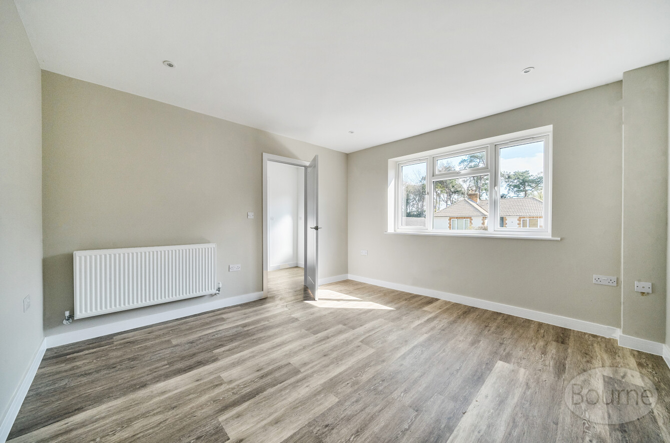Broomwood Way, Lower Bourne, Farnham, Surrey, GU10, photo 2