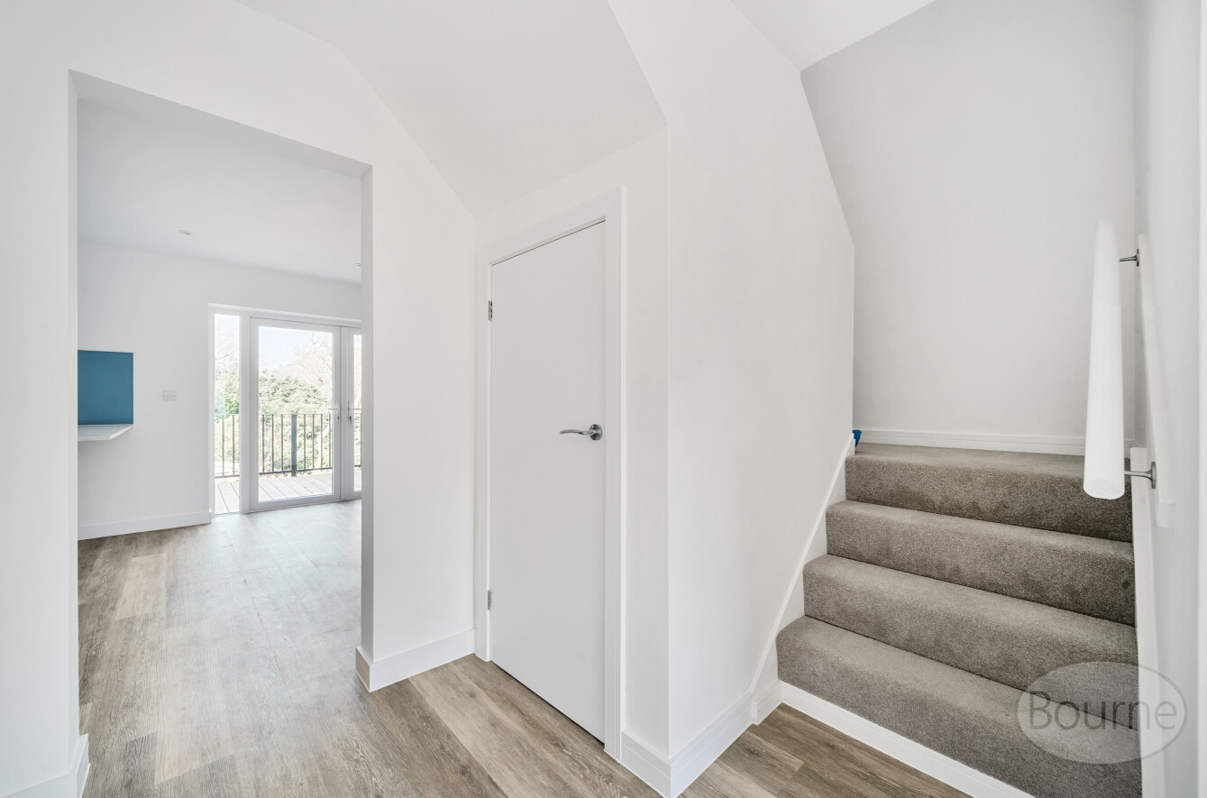 Broomwood Way, Lower Bourne, Farnham, Surrey, GU10, photo 5
