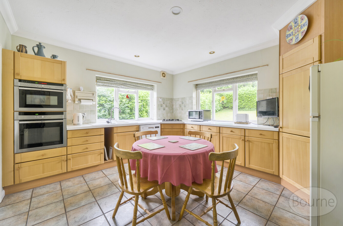 Grosvenor Road, Medstead, Alton, Hampshire, GU34, photo 3