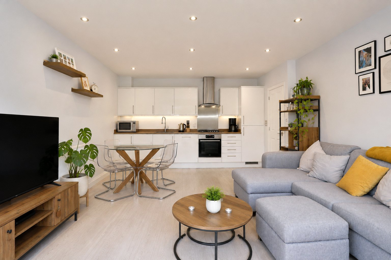 Connaught Road, Brookwood, Woking, Surrey, GU24, photo 4