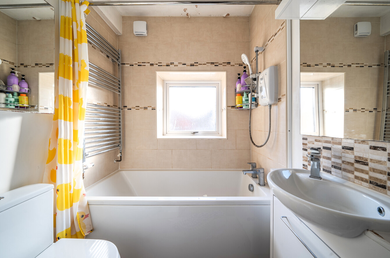 Farnham Road, Guildford, Surrey, GU1, photo 7