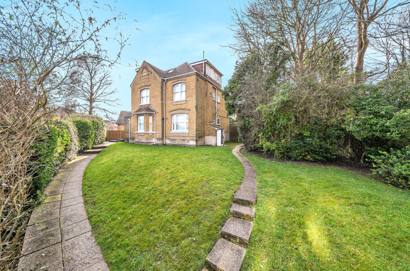 Farnham Road, Guildford, Surrey, GU1, photo 16