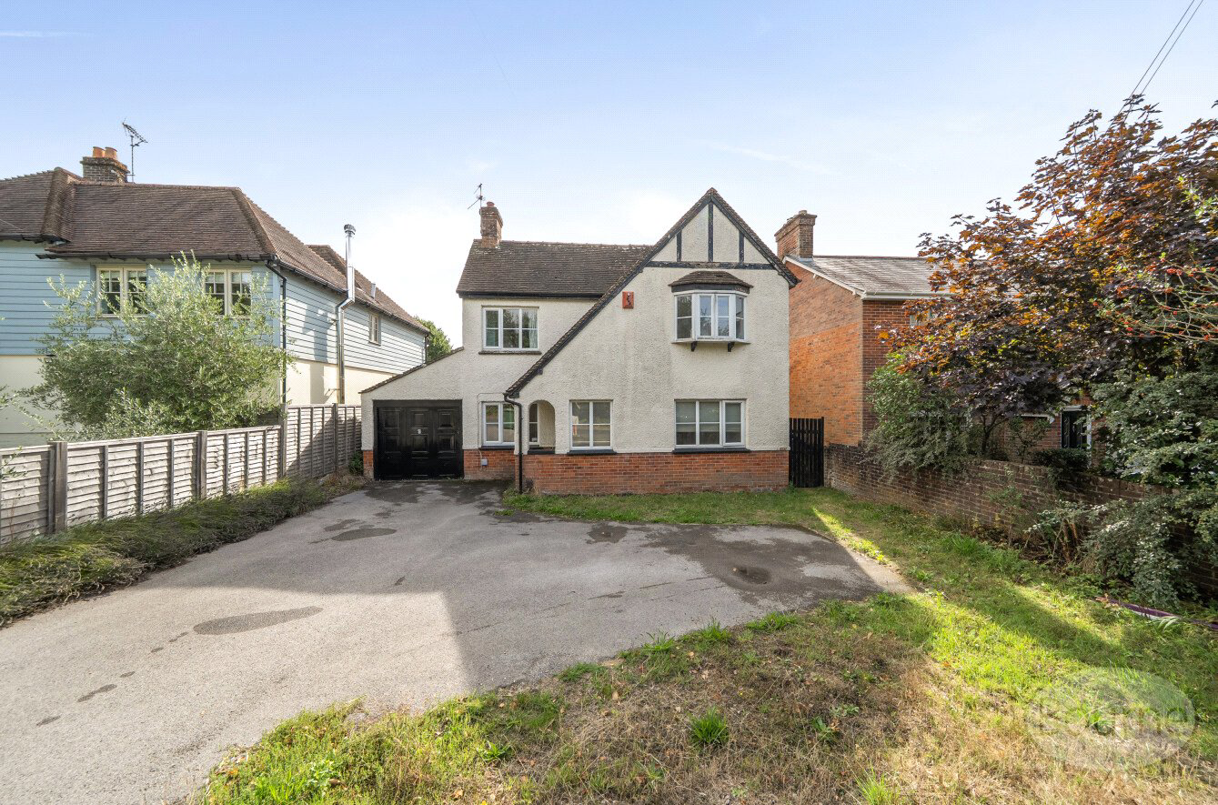 Heath Road East, Petersfield, Hampshire, GU31