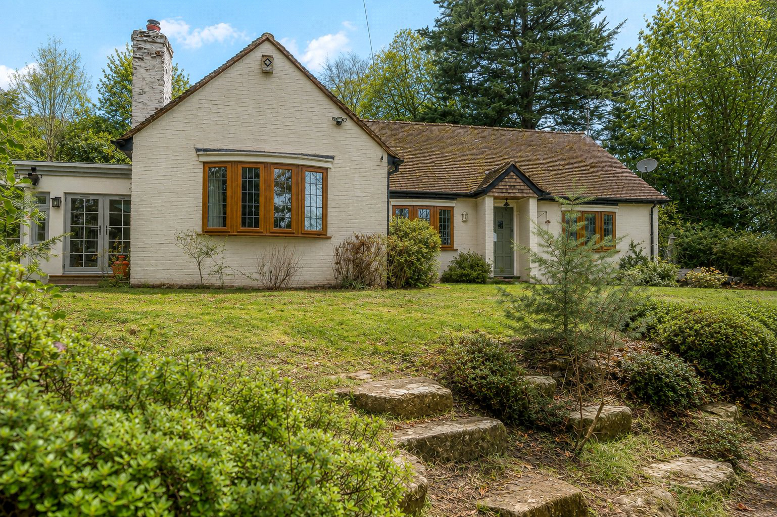 Frensham Road, Lower Bourne, Farnham, Surrey, GU10