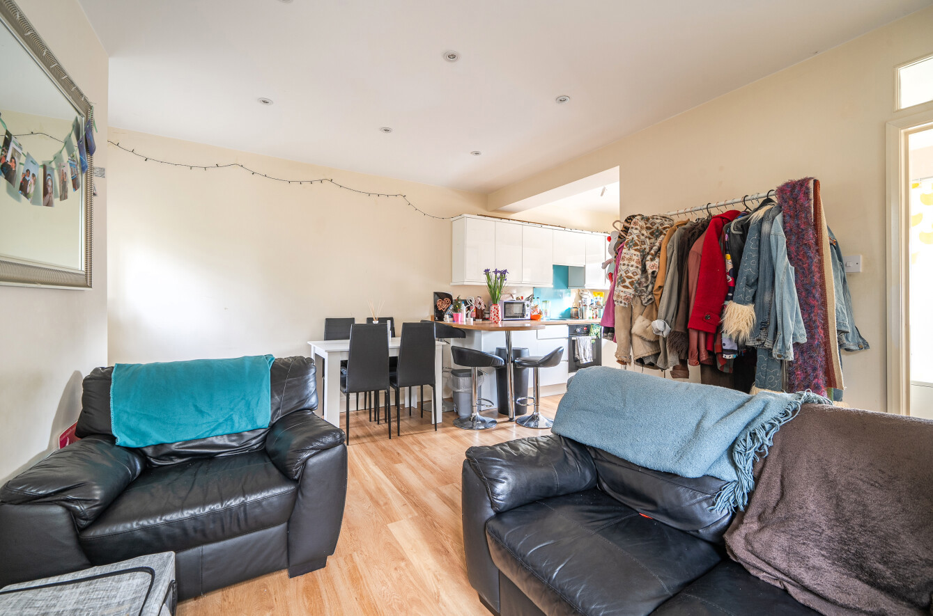 Farnham Road, Guildford, Surrey, GU1, photo 6