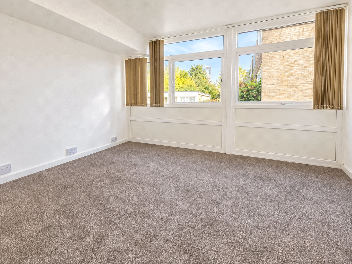 Hill View Court, Woking, Surrey, GU22, photo 9