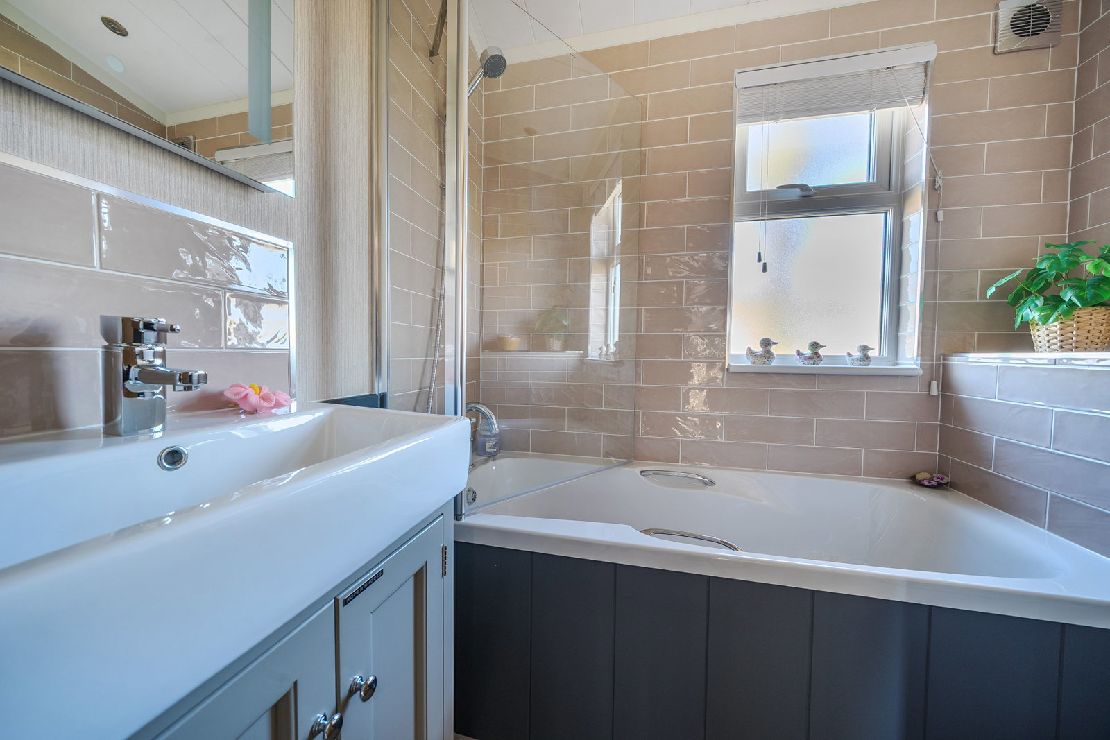 Four Oaks Park, Eye Road, Brome, Eye, SUFFOLK, IP23 8AL, photo 10