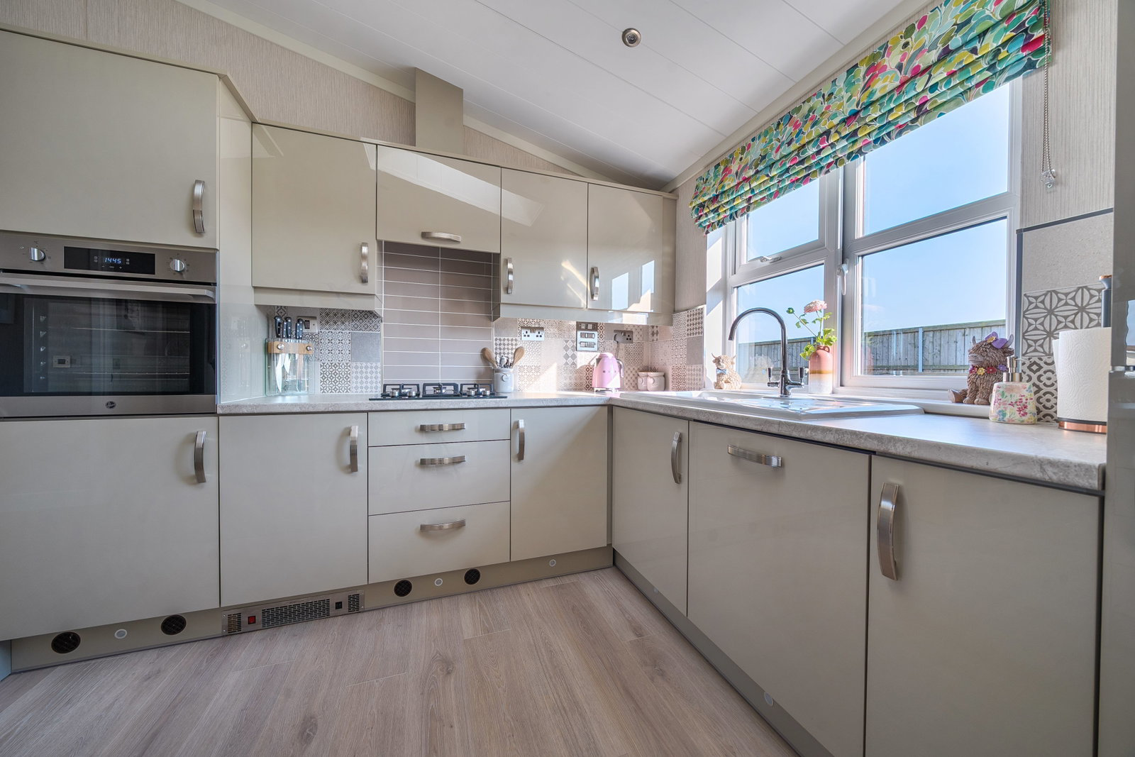 Four Oaks Park, Eye Road, Brome, Eye, SUFFOLK, IP23 8AL, photo 11