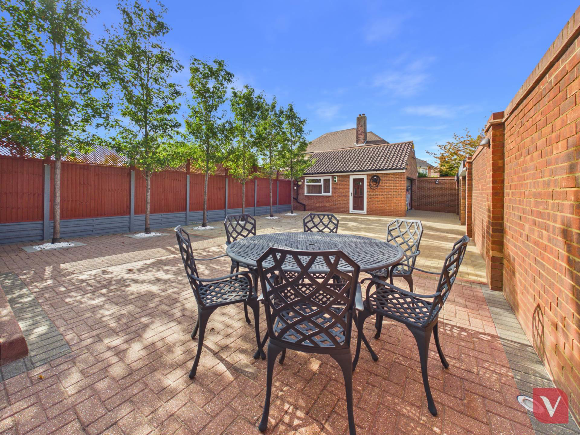 Heywood Drive, Luton, photo 27