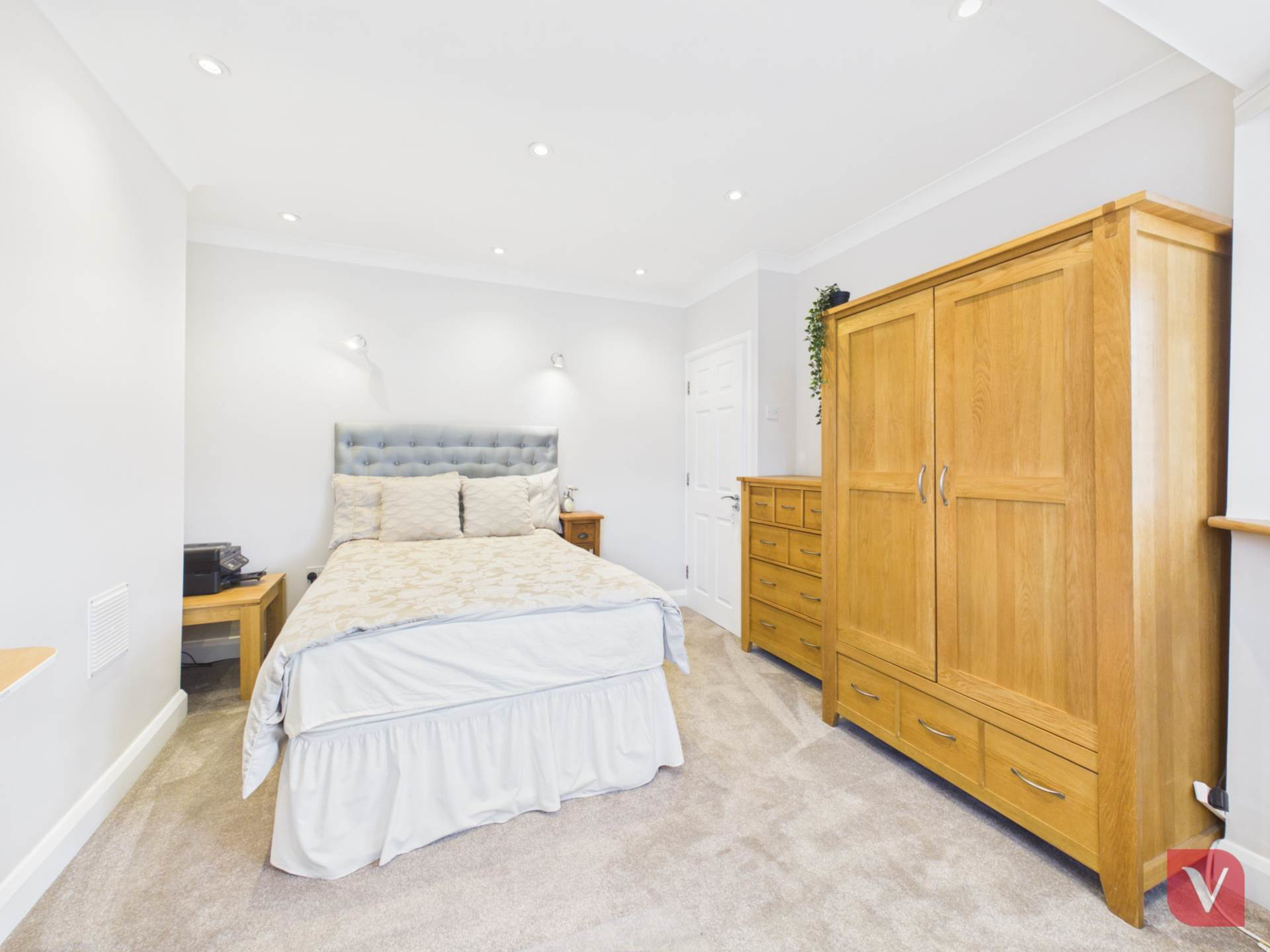 Heywood Drive, Luton, photo 21