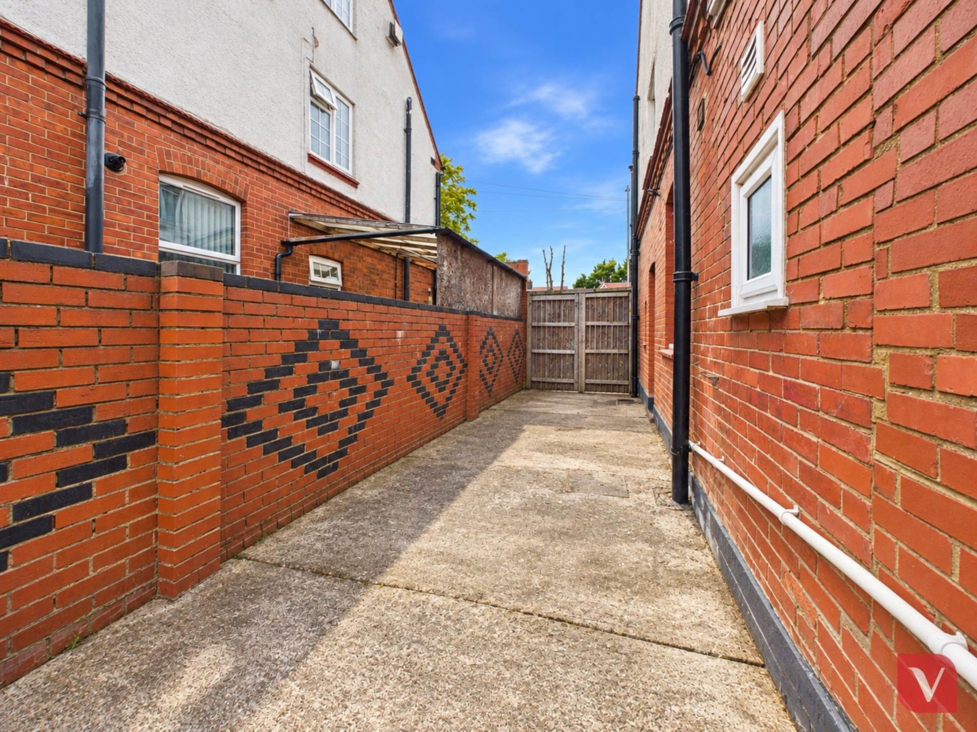 Dunstable Road, Luton, photo 12