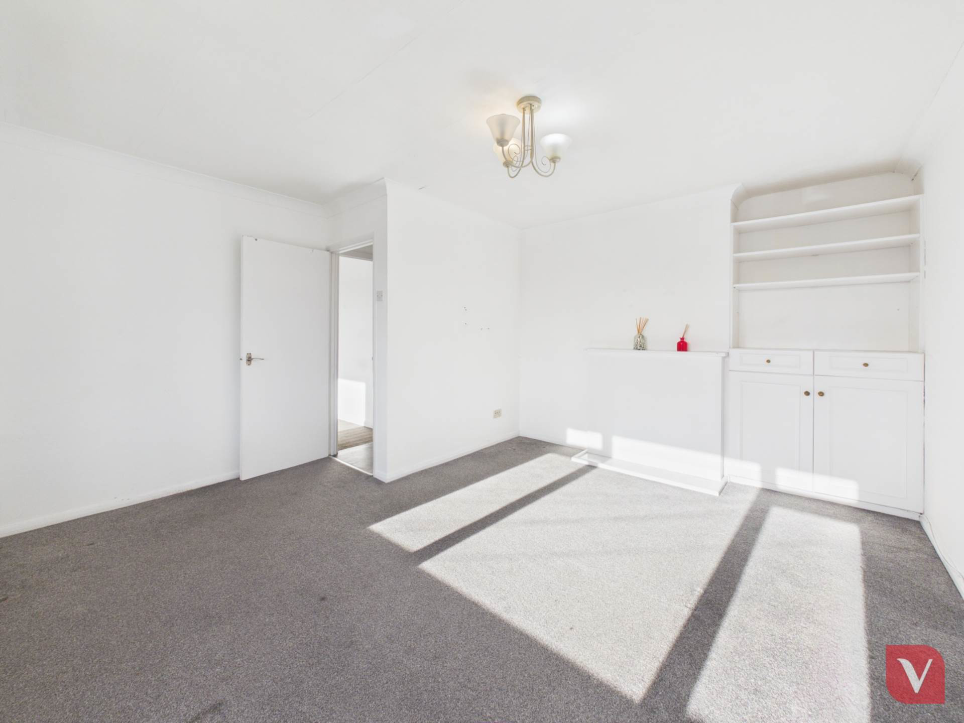 Canterbury Close, Luton, photo 7