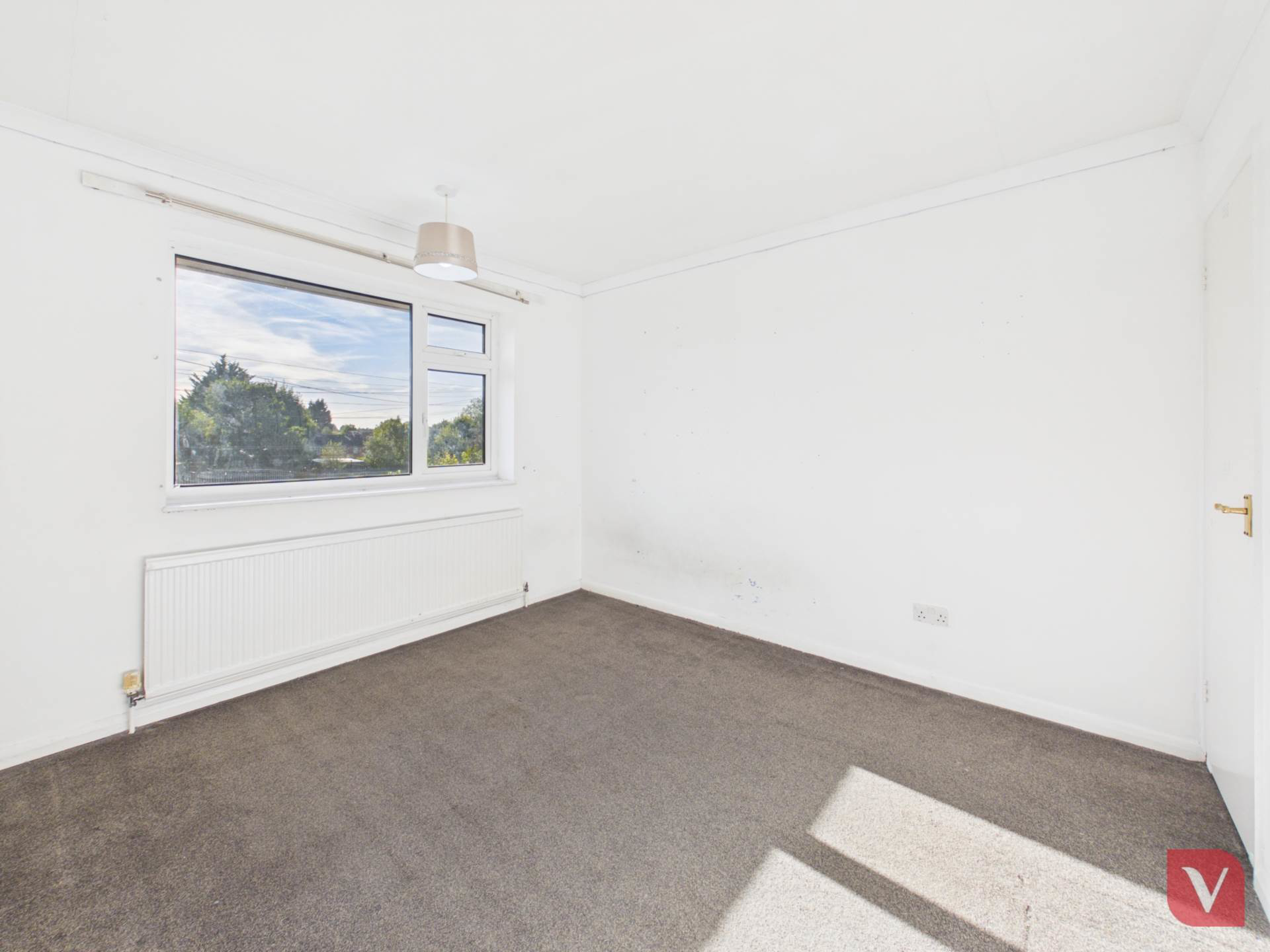 Canterbury Close, Luton, photo 5
