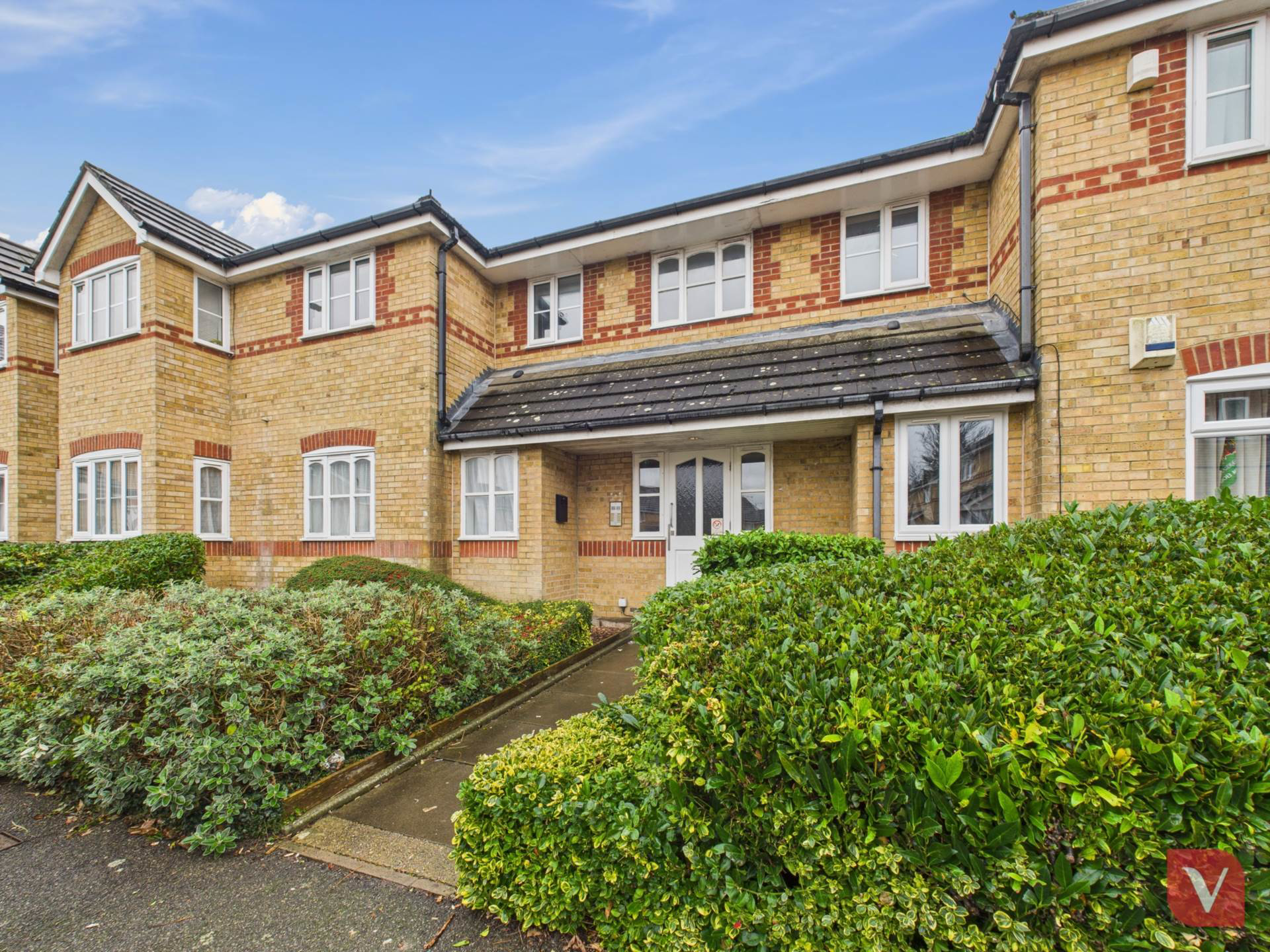 Larkspur Gardens, Luton