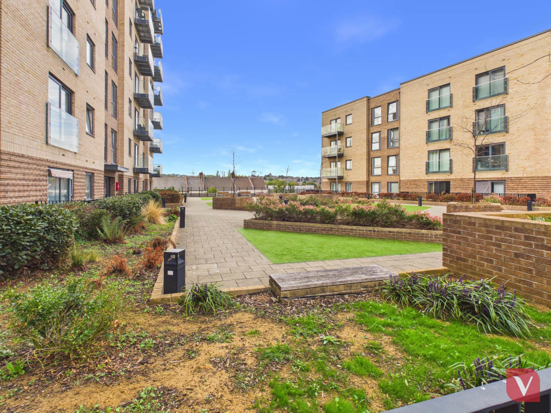Brooklands Court, Stirling Drive, Luton, photo 8