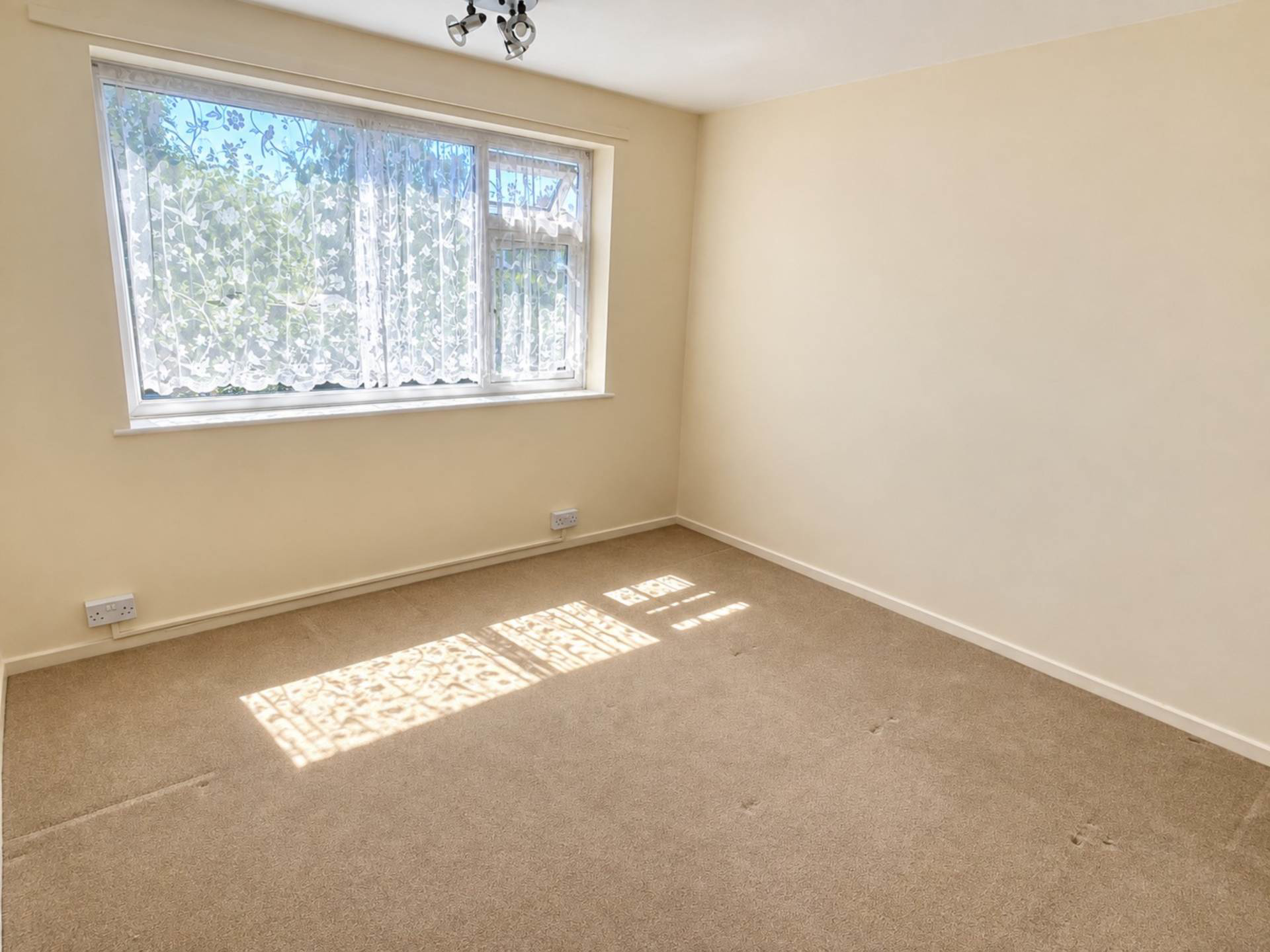 Birchen Grove, Luton, photo 4