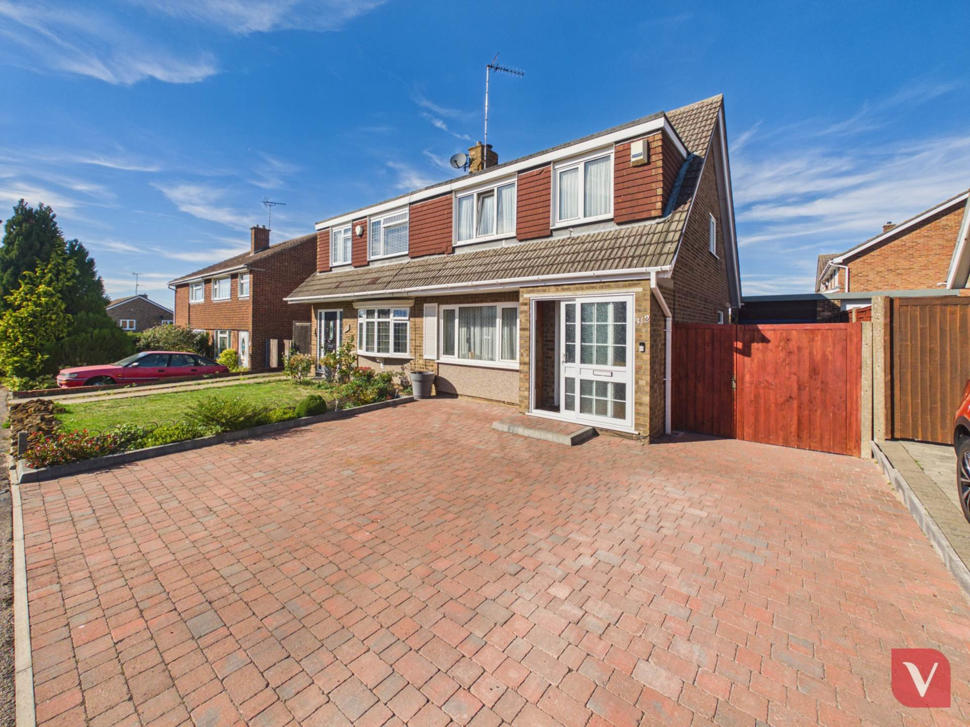 Turnpike Drive, Luton