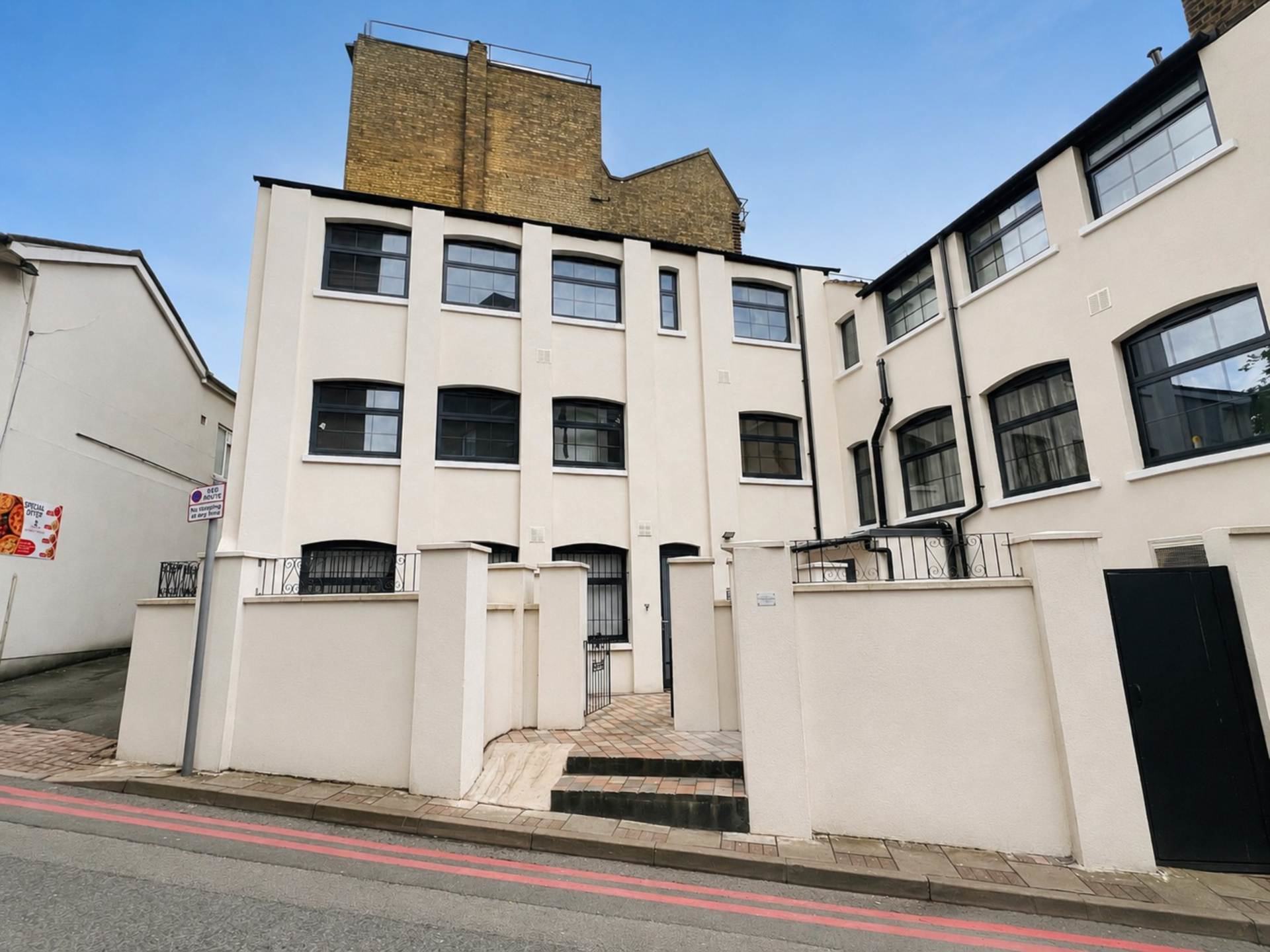 Dunstable Place, Luton