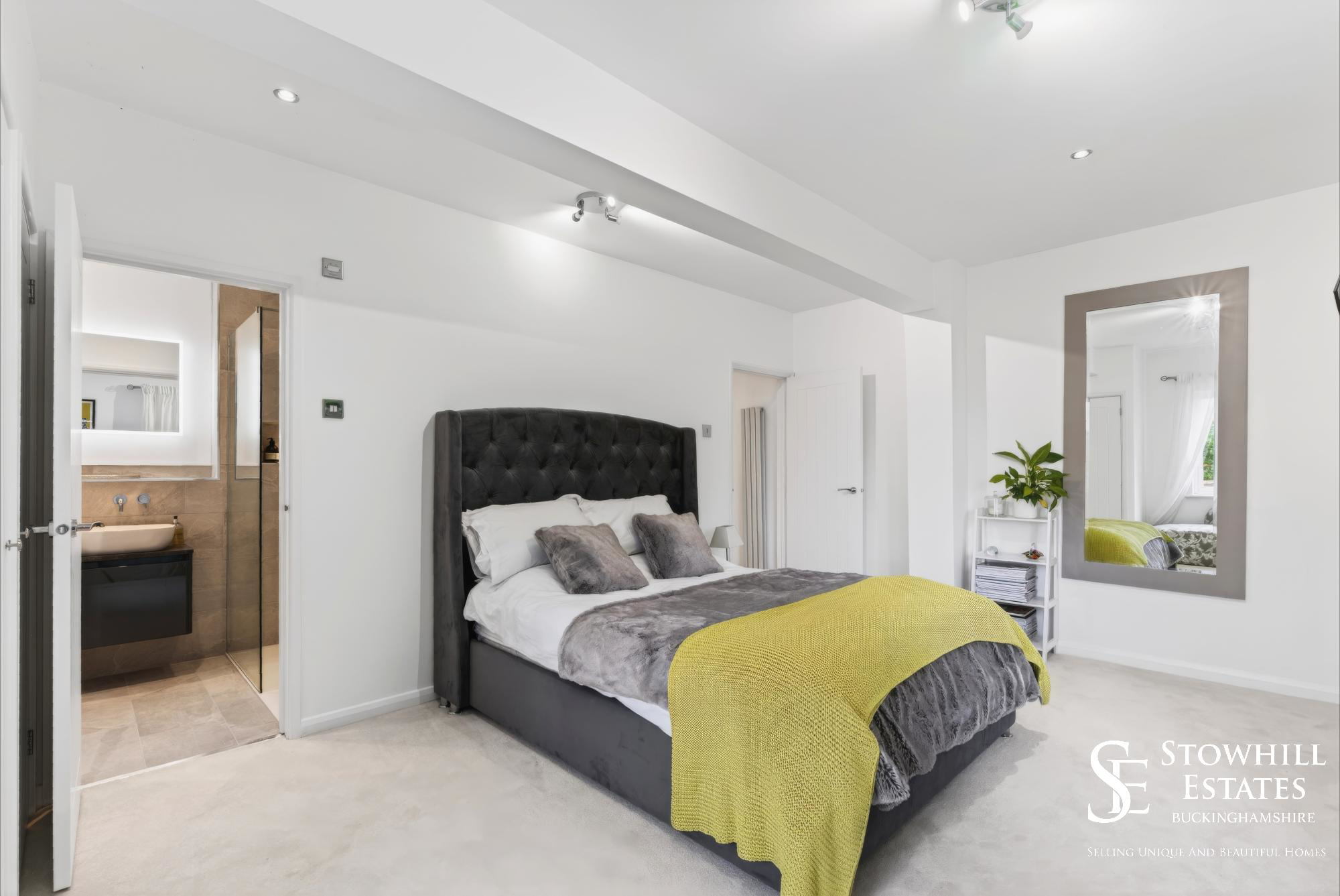Principal bedroom