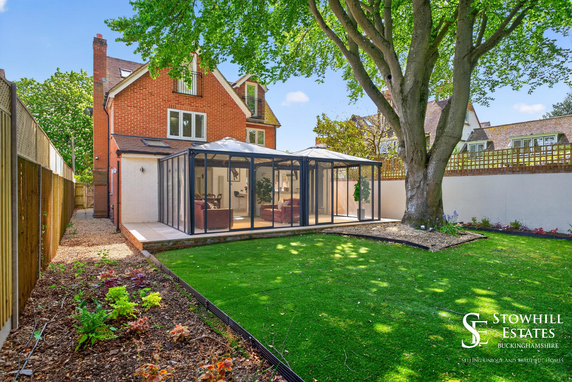 Garden + side access