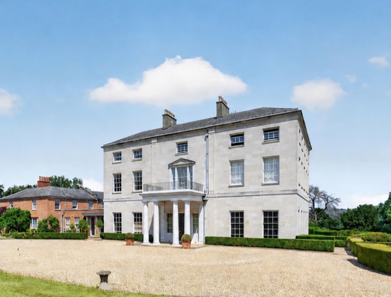 Top floor apartment, Purley on Thames RG8
