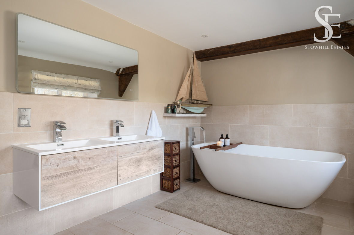Alvescot, Bampton, OX18, photo 11