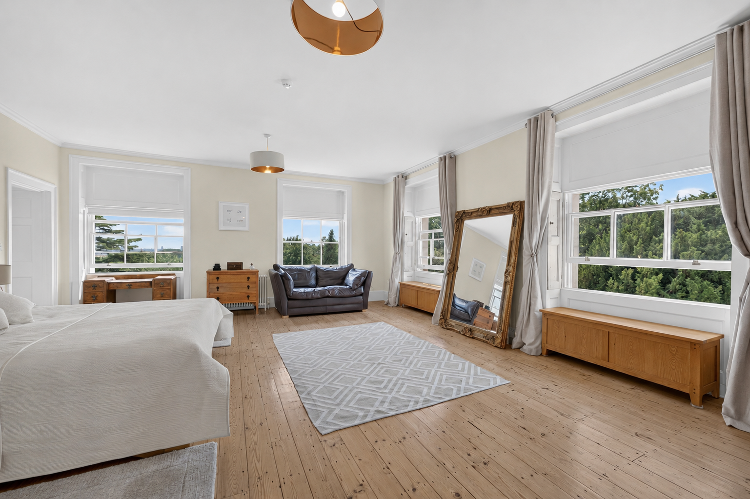 Principal bedroom