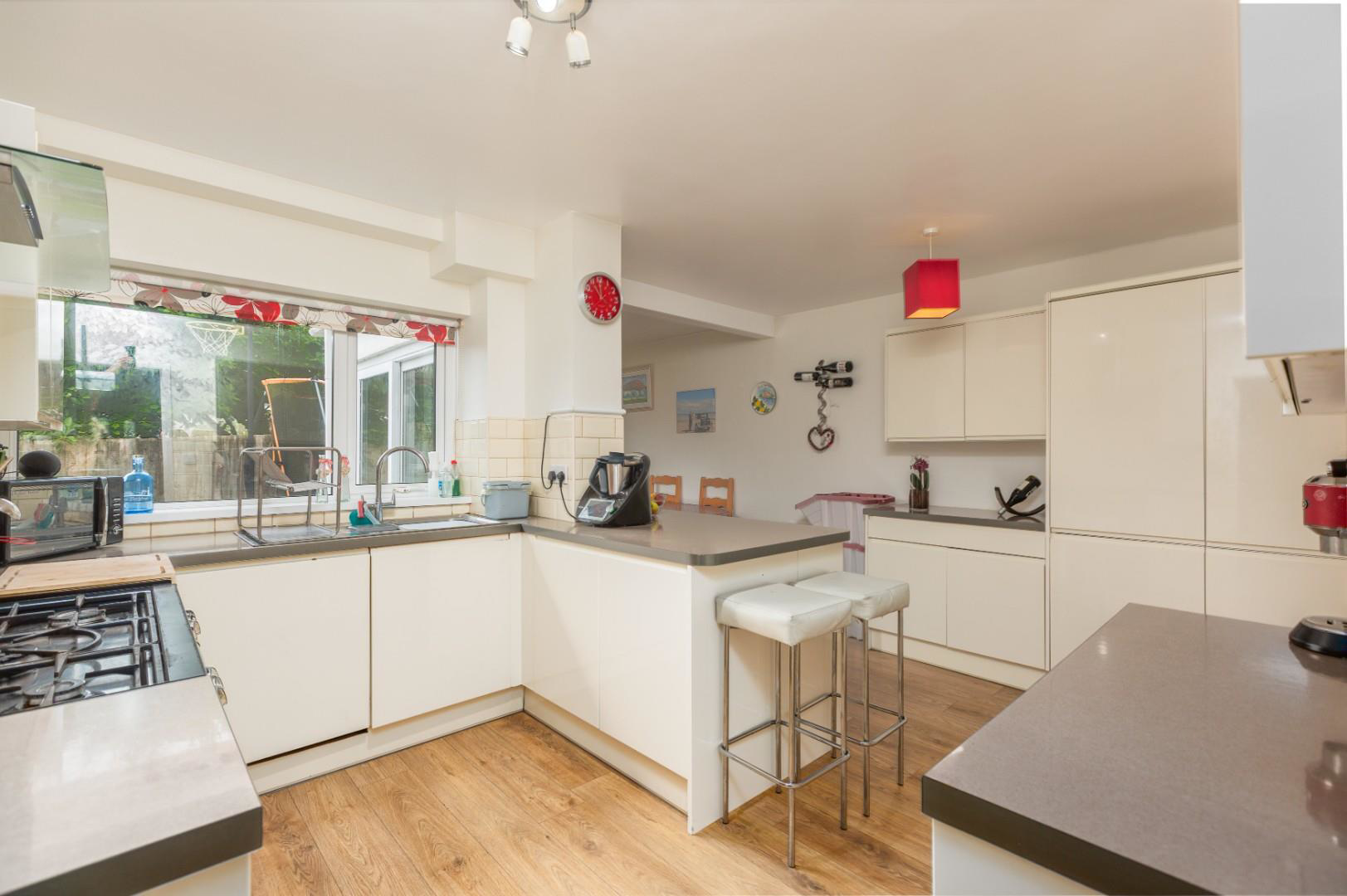 St. Andrews Close, Mayals, Swansea, photo 10