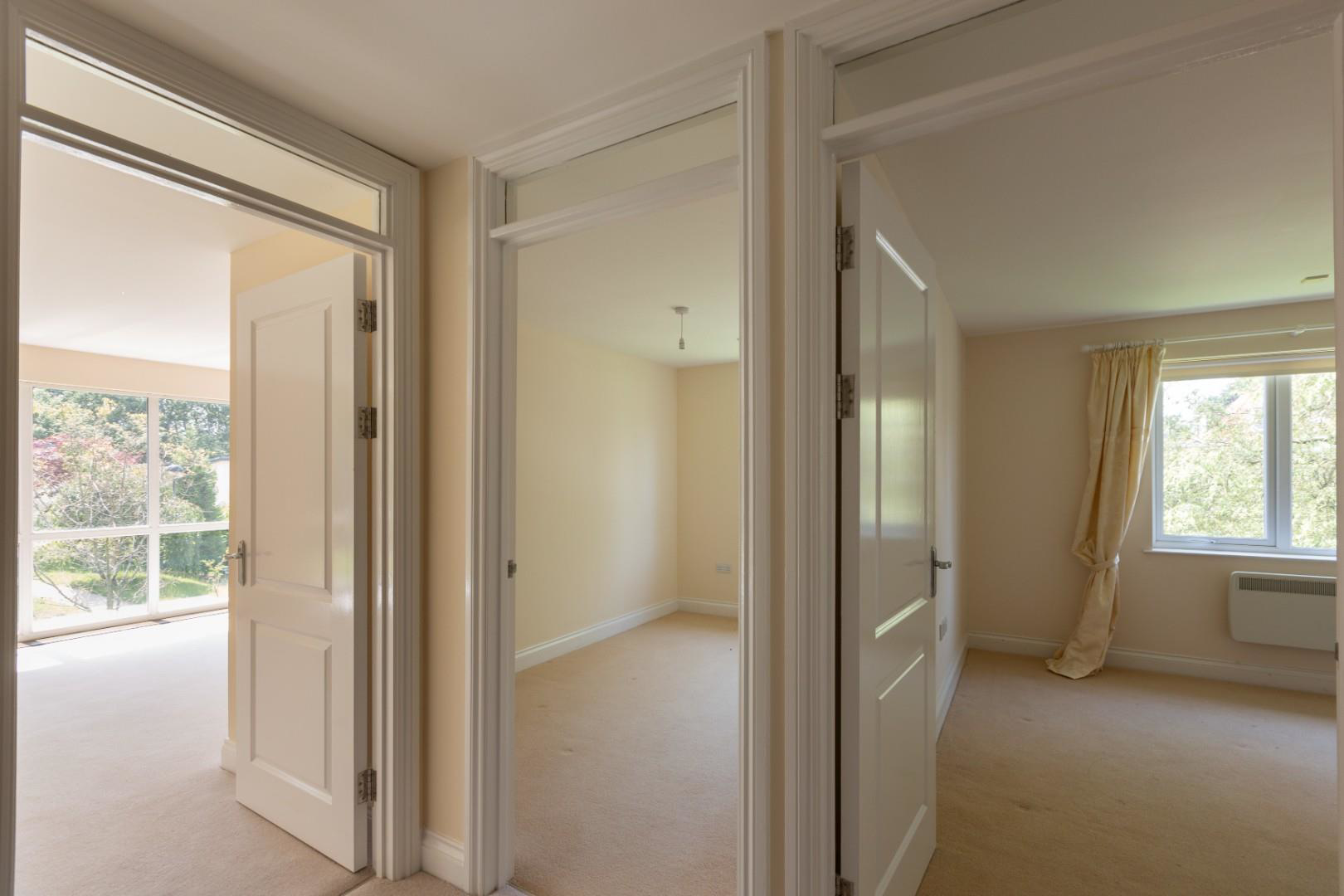 Willow court, Clyne Common, Swansea, photo 11